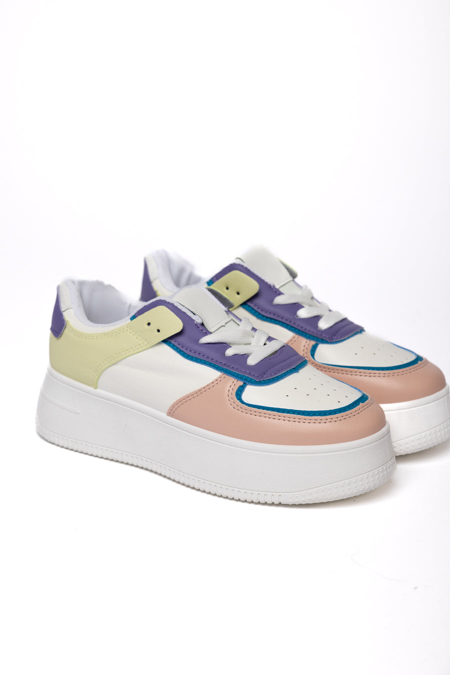 Sneaker Paleta Pastel: Deporte y Dulzura