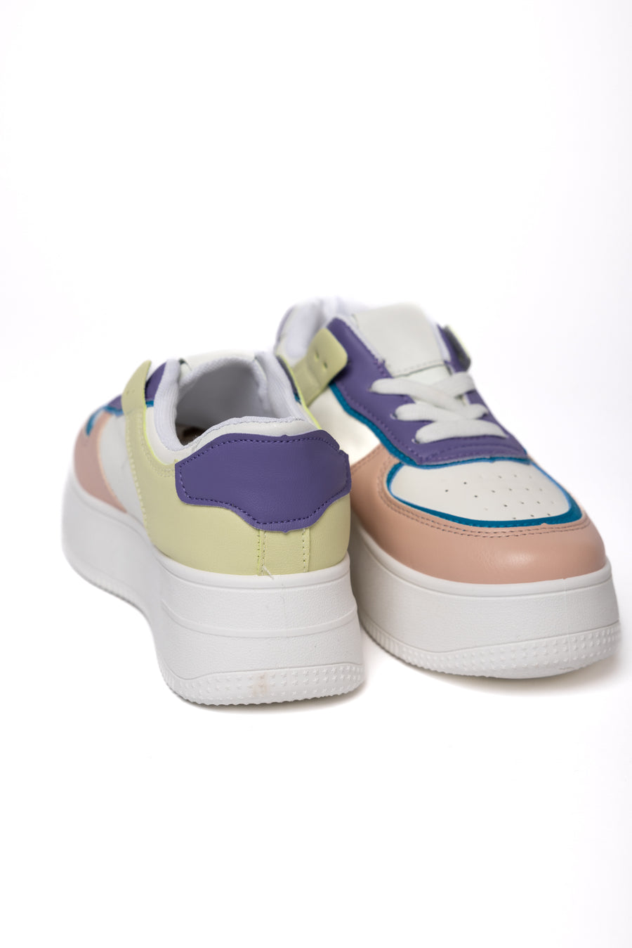 Sneaker Paleta Pastel: Deporte y Dulzura